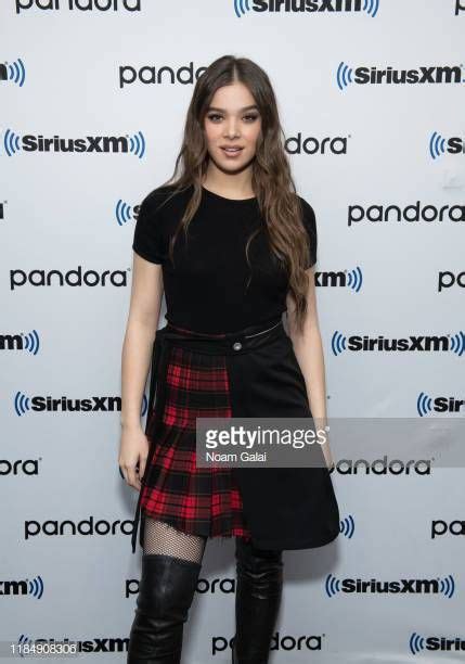 29,468 Hailee Steinfeld Photos & High